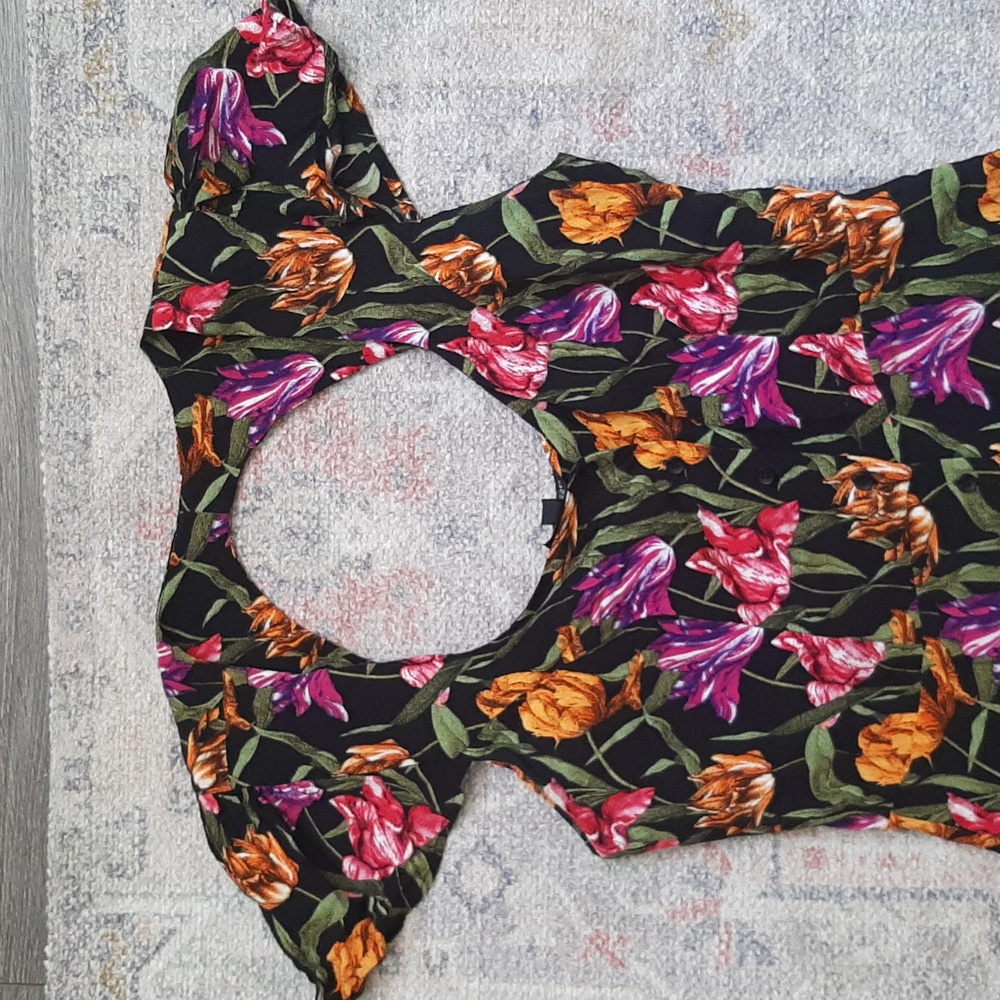 Topshop tulip 🌷 print cut out dress size 6 in ladies - Picture 3 of 13